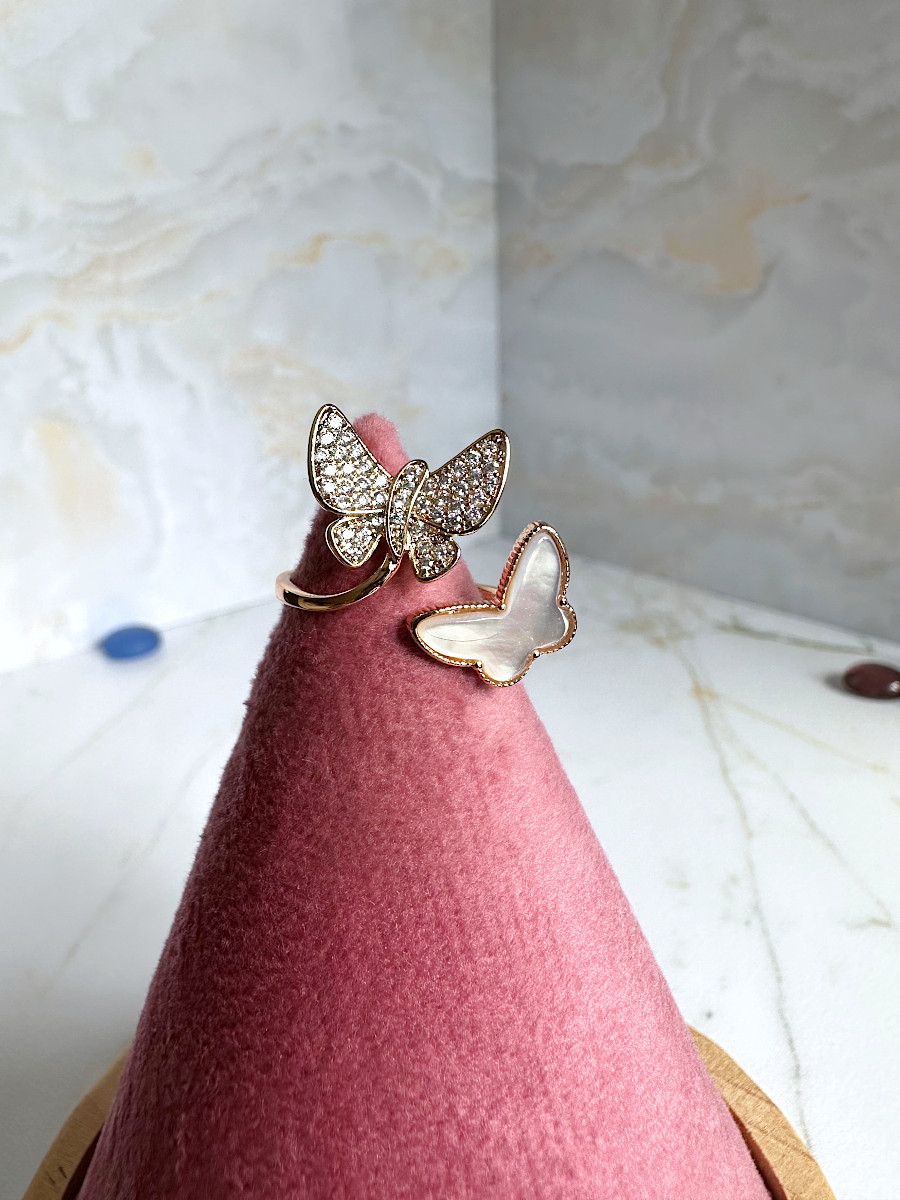 Кольцо "Две бабочки" с цирконами и перламутром (16-20), Xuping Jewelry Кольцо "Две бабочки" с цирконами и перламутром (16-20), Xuping Jewelry