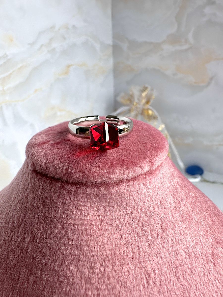 Разъёмный перстень с красным кубиком-кристаллом Сваровски (18-22), Xuping Jewelry