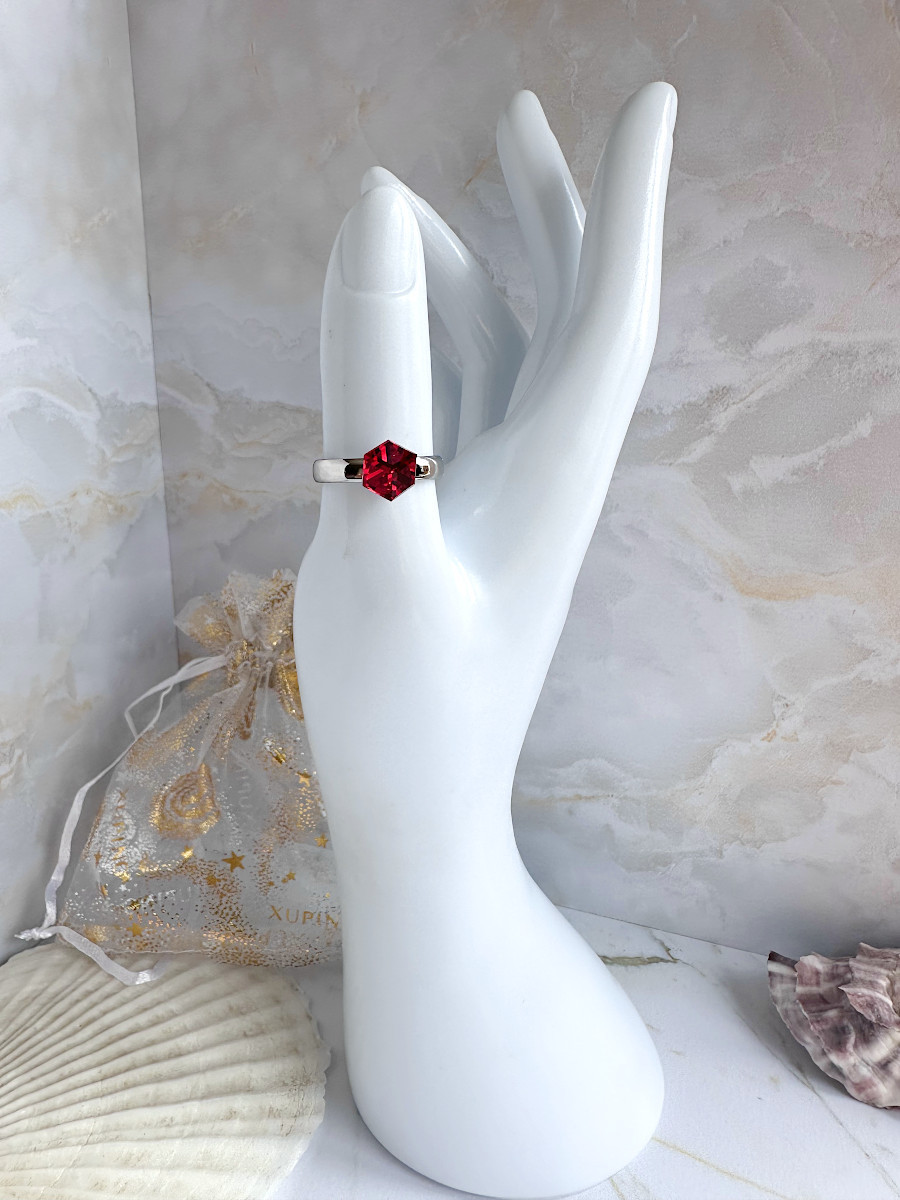 Разъёмный перстень с красным кубиком-кристаллом Сваровски (18-22), Xuping Jewelry