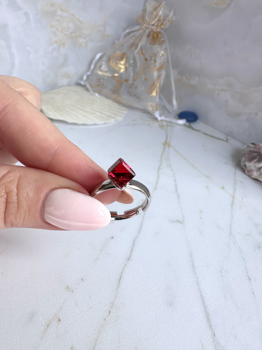 Разъёмный перстень с красным кубиком-кристаллом Сваровски (18-22), Xuping Jewelry