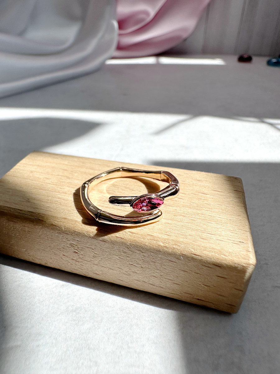 Кольцо-змея "Аспид" с розовым кристаллом Сваровски в голове (16-22), Xuping Jewelry