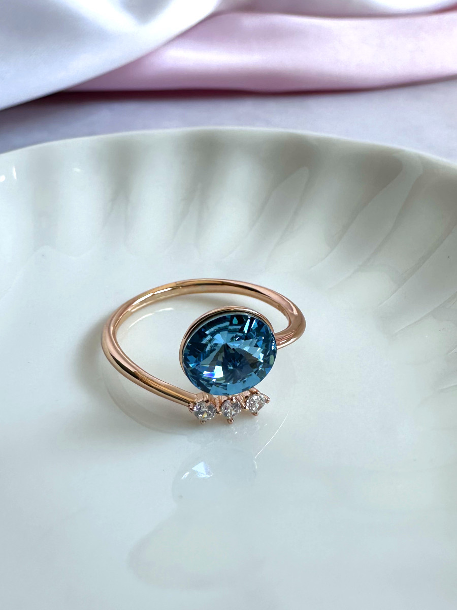 Кольцо "Изида" с голубым круглым кристаллом Сваровски, Xuping Jewelry Кольцо "Изида" с голубым круглым кристаллом Сваровски, Xuping Jewelry