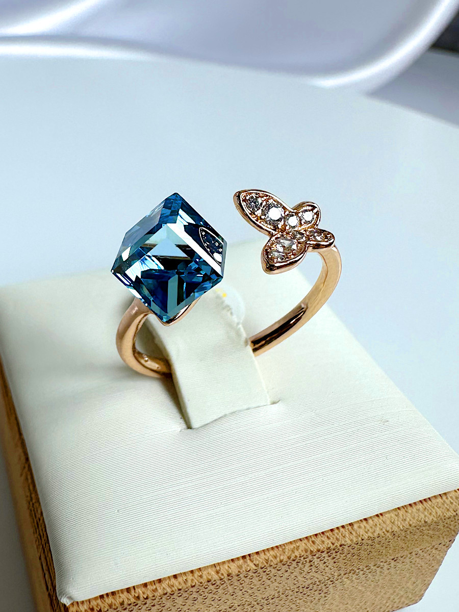 Кольцо с бабочкой и голубым кубиком-кристаллом Сваровски (16-20), Xuping Jewelry