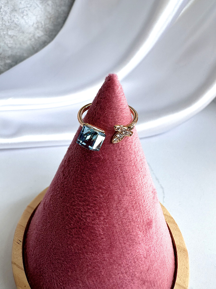 Кольцо с бабочкой и голубым кубиком-кристаллом Сваровски (16-20), Xuping Jewelry