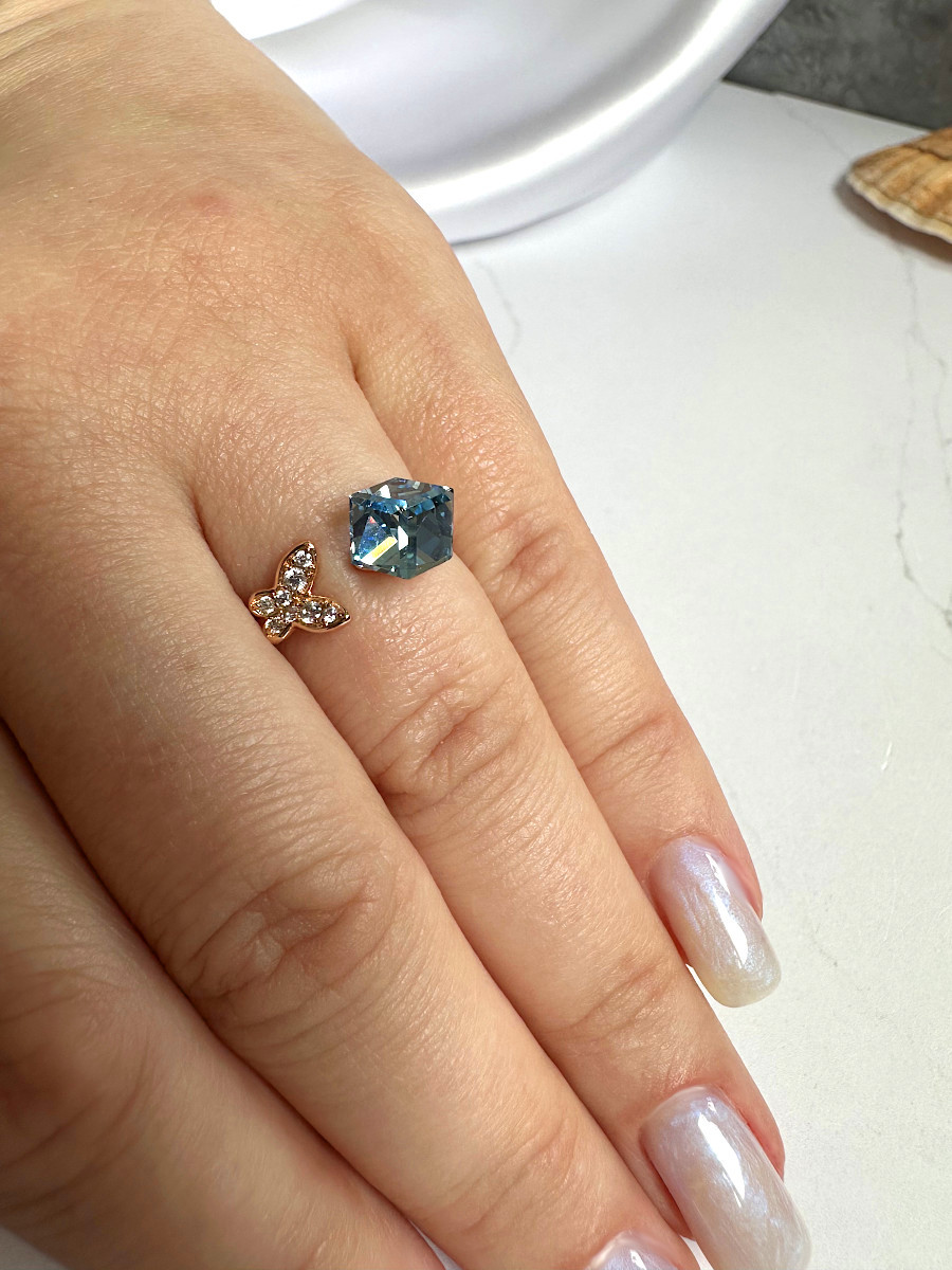 Кольцо с бабочкой и голубым кубиком-кристаллом Сваровски (16-20), Xuping Jewelry