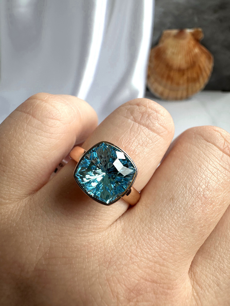 Перстень "Империя" с большим голубым кристаллом Сваровски (18-22), Xuping Jewelry Перстень "Империя" с большим голубым кристаллом Сваровски (18-22), Xuping Jewelry