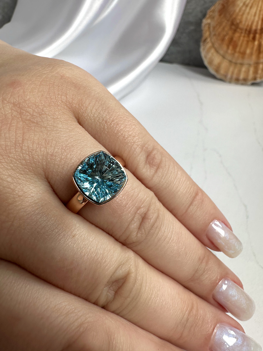 Перстень "Империя" с большим голубым кристаллом Сваровски (18-22), Xuping Jewelry Перстень "Империя" с большим голубым кристаллом Сваровски (18-22), Xuping Jewelry