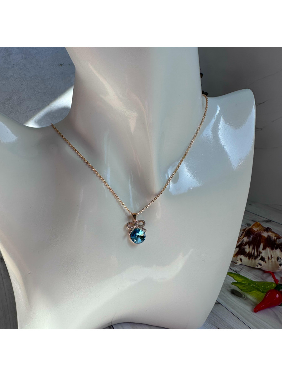 Колье и серьги с кристаллами Swarovski - подарочный комплект "Голубая мечта" Колье и серьги с кристаллами Swarovski - подарочный комплект "Голубая мечта"