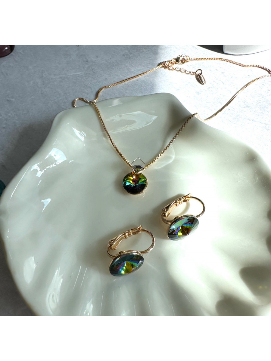 Колье и серьги с кристаллами Swarovski - подарочный набор "Хамелеон" Колье и серьги с кристаллами Swarovski - подарочный набор "Хамелеон"