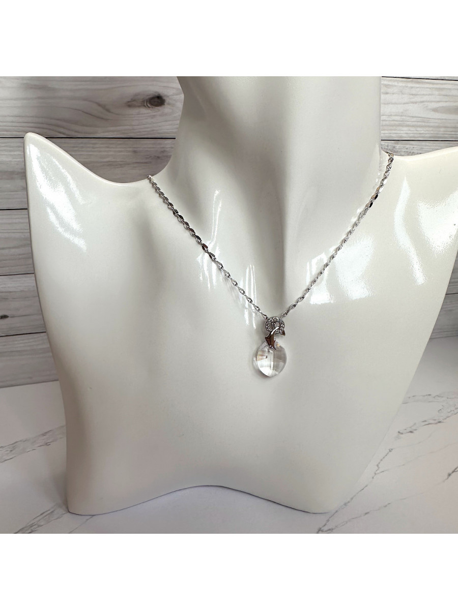 Комплект украшений Xuping Jewelry: колье и серьги с кристаллом Swarovski "Белоснежка" Комплект украшений Xuping Jewelry: колье и серьги с кристаллом Swarovski "Белоснежка"