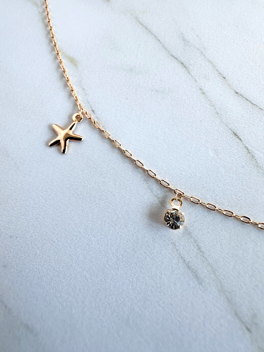 Колье-цепочка с подвесками-цирконами и морскими звездами от Xuping Jewelry