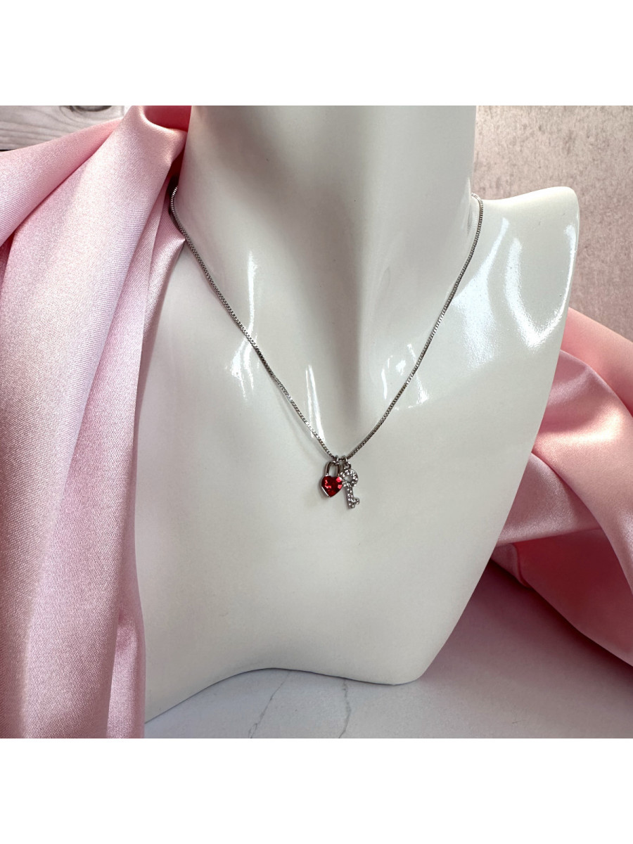 Колье Xuping Jewelry с красным кристаллом Swarovski "Ключ от сердца" Колье Xuping Jewelry с красным кристаллом Swarovski "Ключ от сердца"