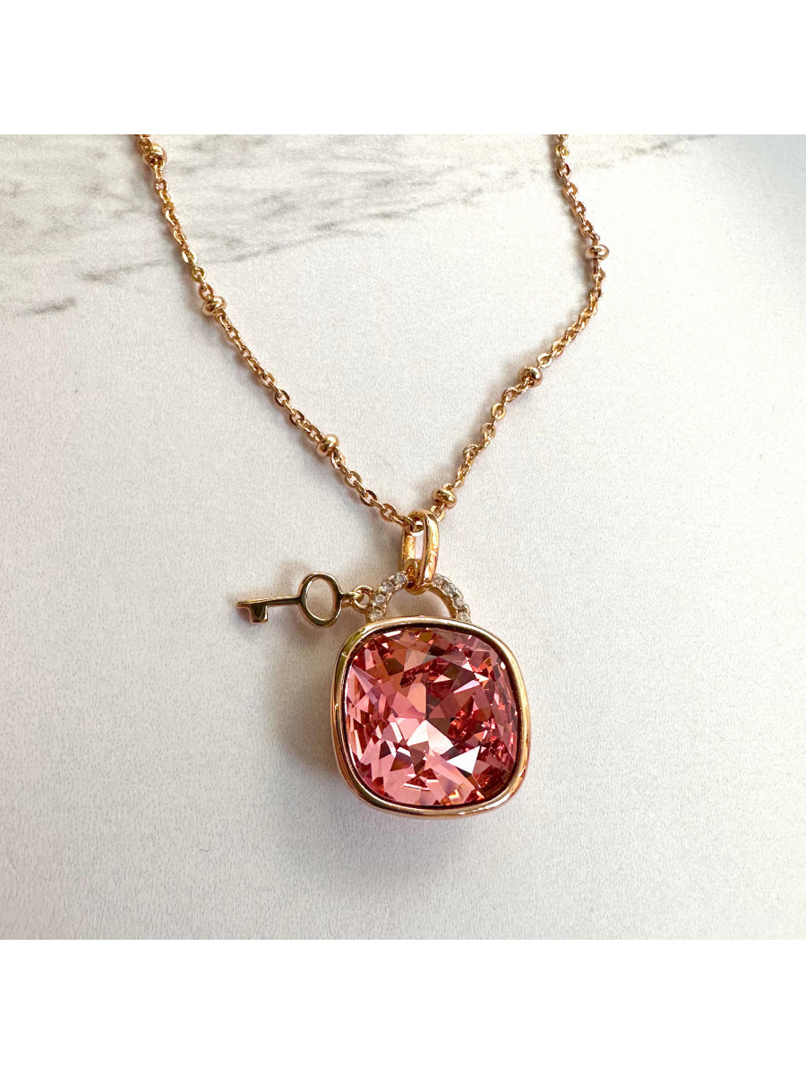 Колье Xuping Jewelry с карминно-розовым кристаллом Сваровски "Замок и ключ" Колье Xuping Jewelry с карминно-розовым кристаллом Сваровски "Замок и ключ"