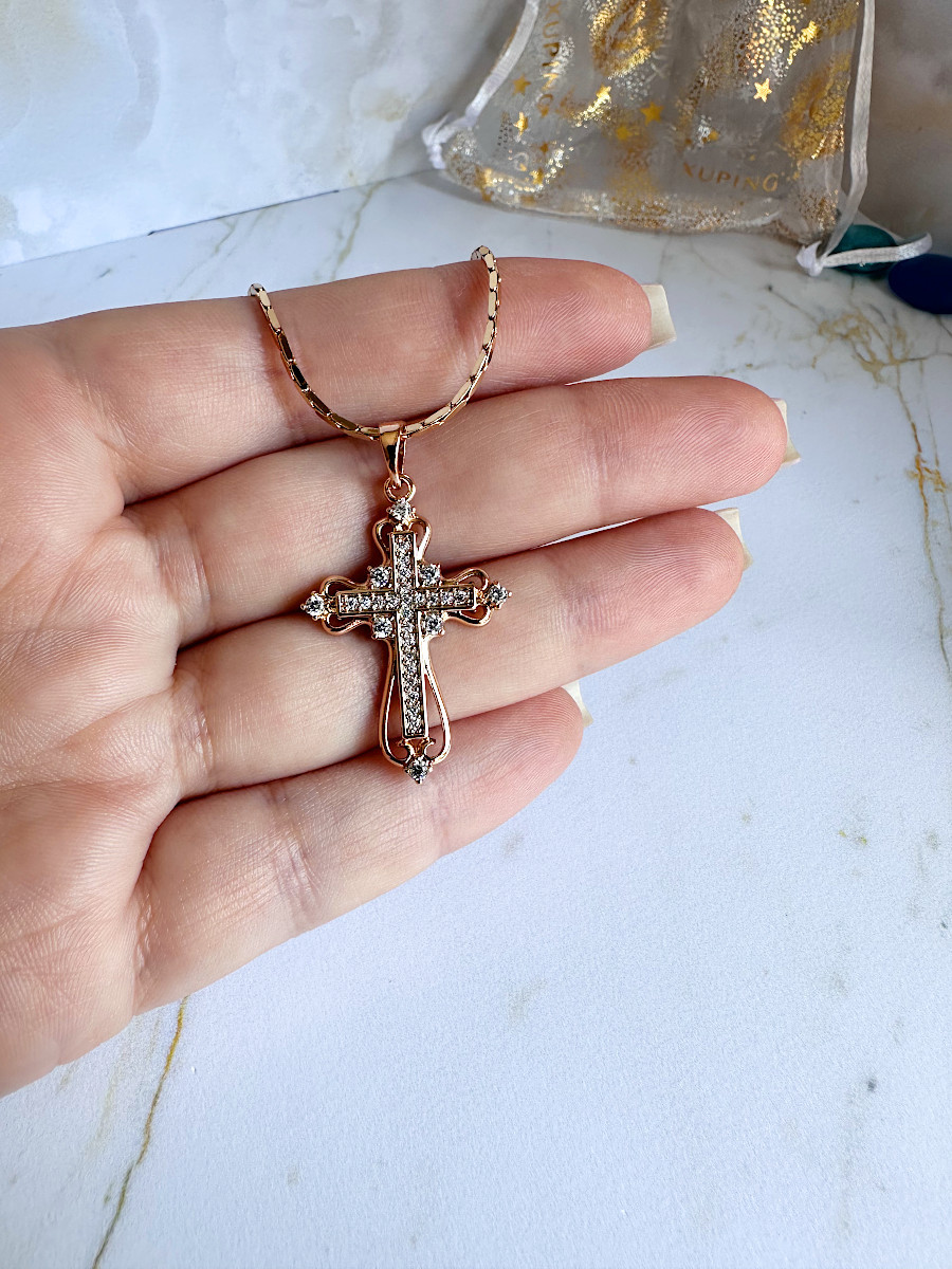 Крест "Упование" с фианитами и цепочкой 50 см., Xuping Jewelry Крест "Упование" с фианитами и цепочкой 50 см., Xuping Jewelry