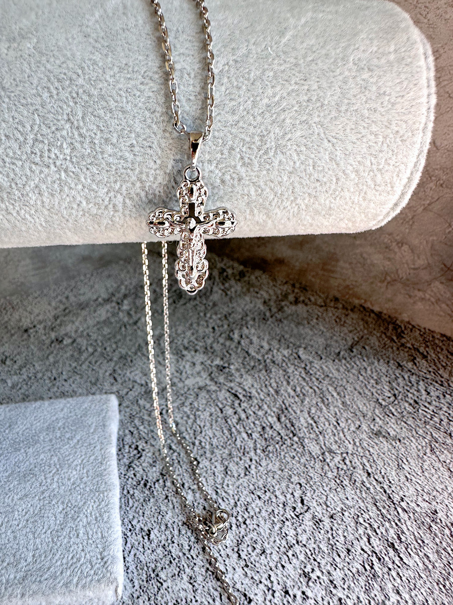 Крестик с распятием в кружевном дизайне и цепочкой 55 см., Xuping Jewelry Крестик с распятием в кружевном дизайне и цепочкой 55 см., Xuping Jewelry