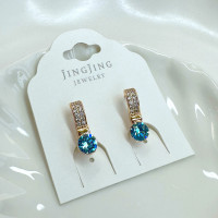 Элегантные серьги с голубым кристаллом Swarovski