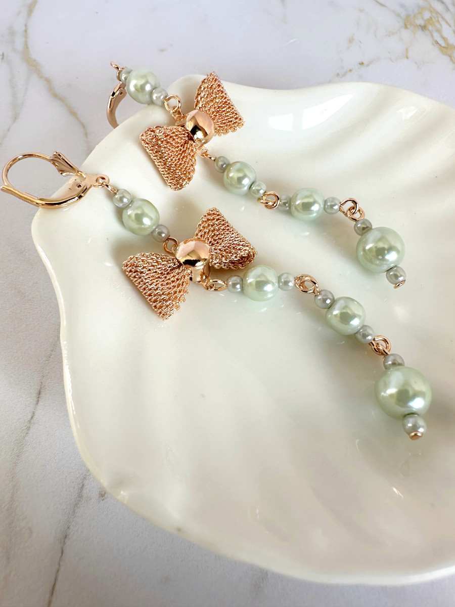 Длинные серьги-подвески "Бантики" с нежно-мятными бусинами, Xuping Jewelry
